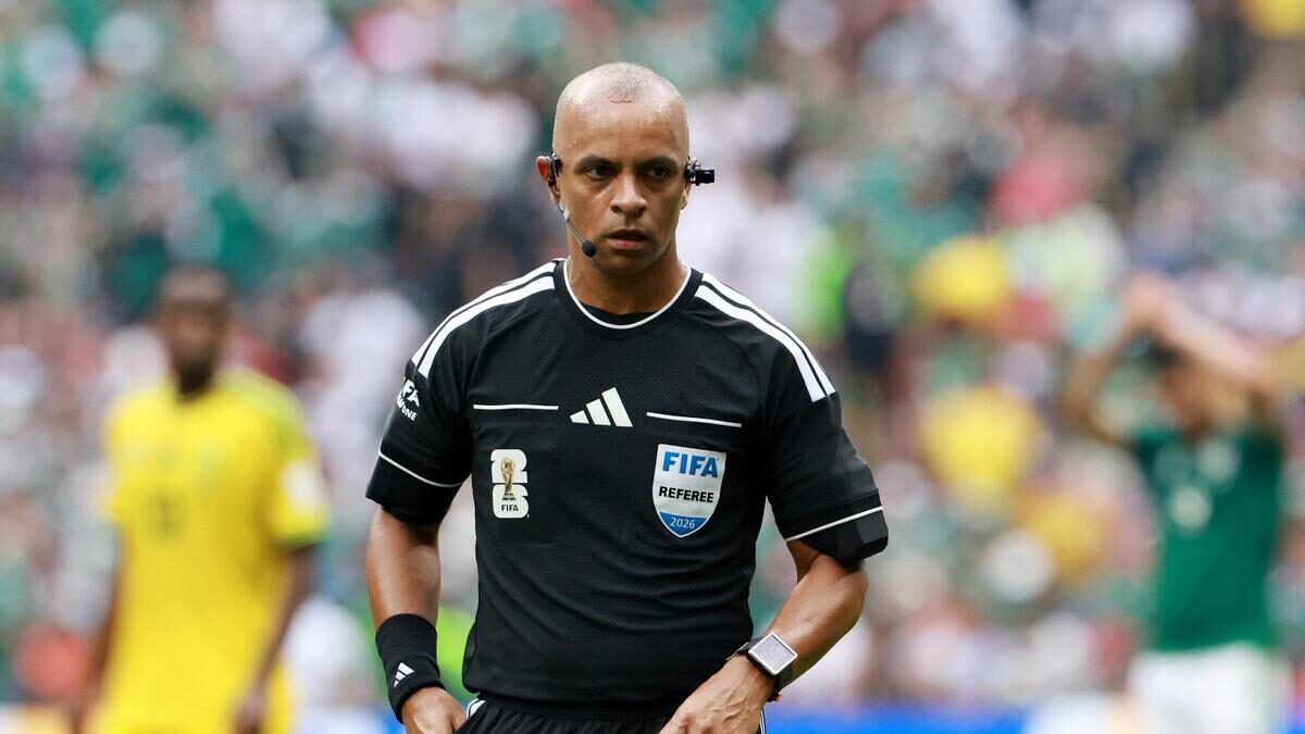 referee