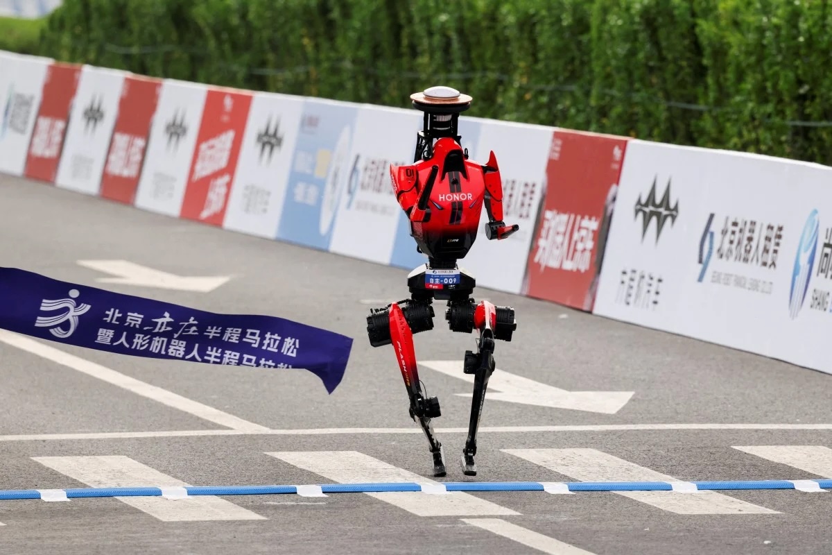 Robot running